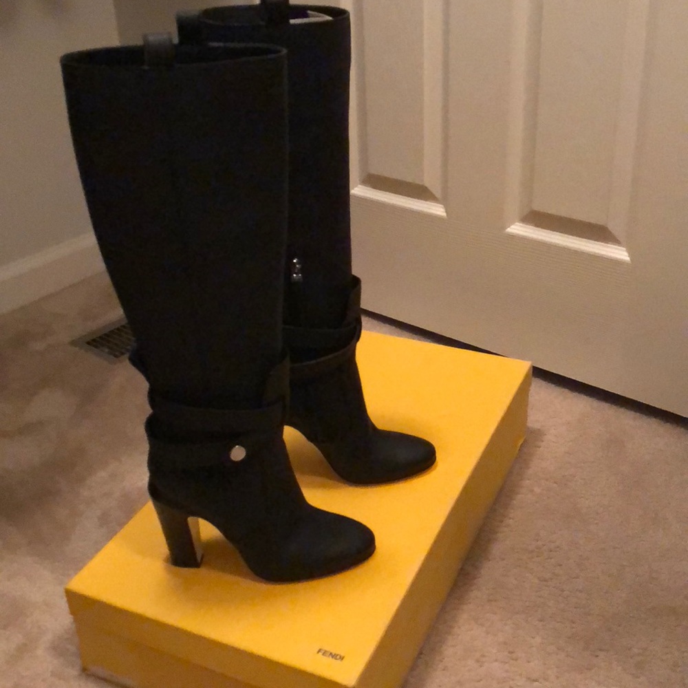 Fendi- Diana Knee Boots